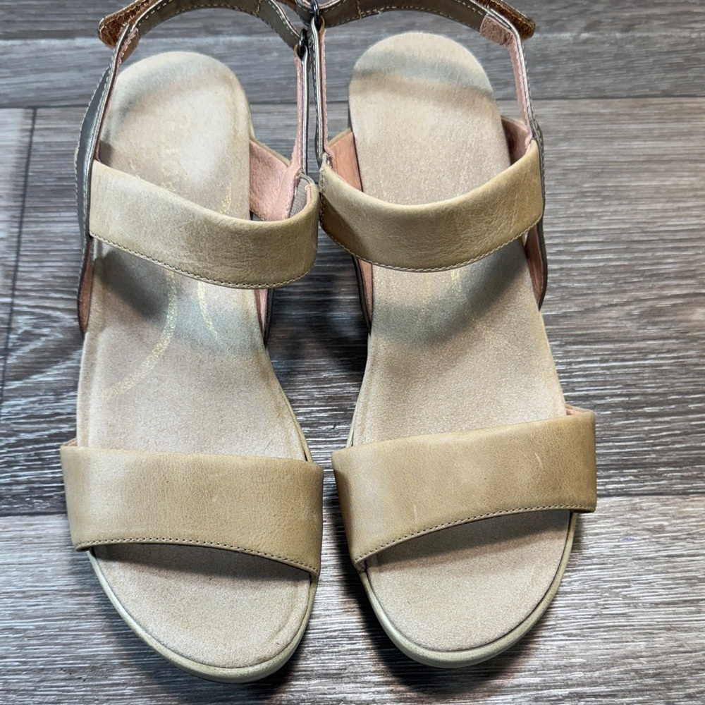Naot Tan Leather Sandals woman’s 38 (s151) - Picture 2 of 8
